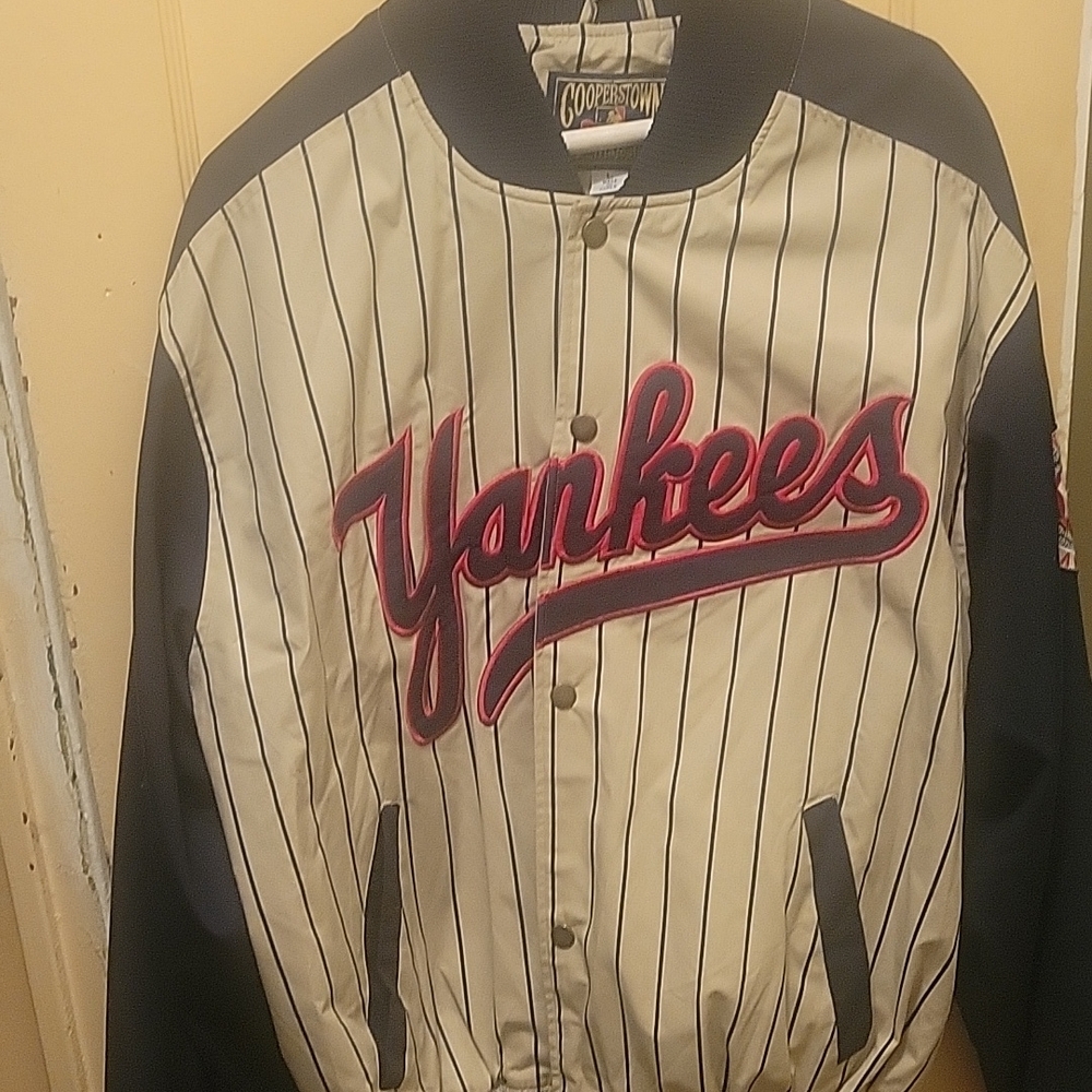 Yankees Striped Jacket - Black and Cream